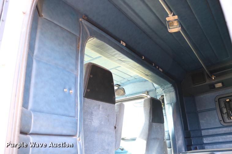 image for item DC3584 1996 Peterbilt 377 semi truck