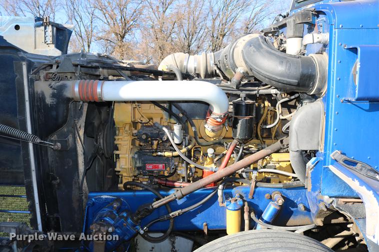 image for item DC3584 1996 Peterbilt 377 semi truck