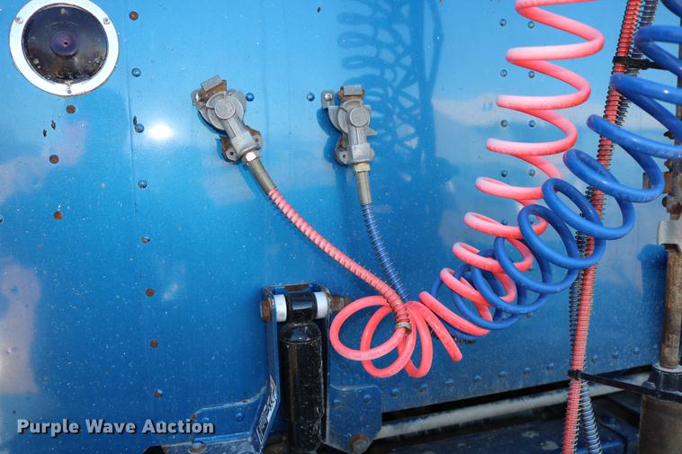 image for item DC3584 1996 Peterbilt 377 semi truck