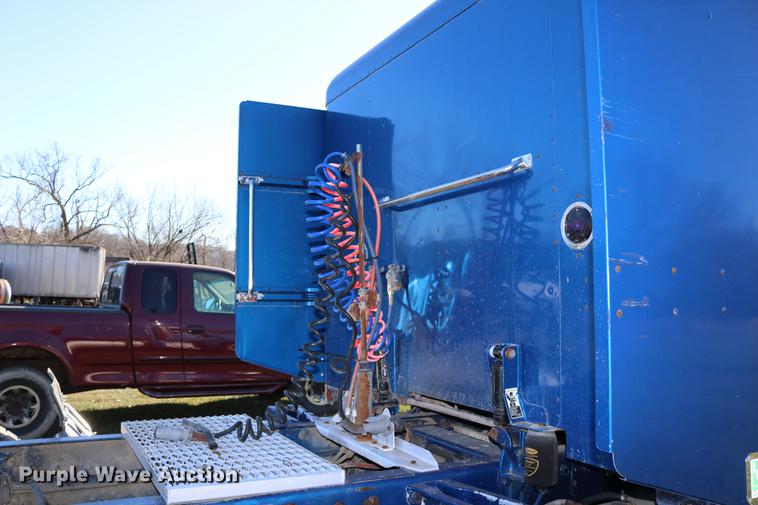 image for item DC3584 1996 Peterbilt 377 semi truck