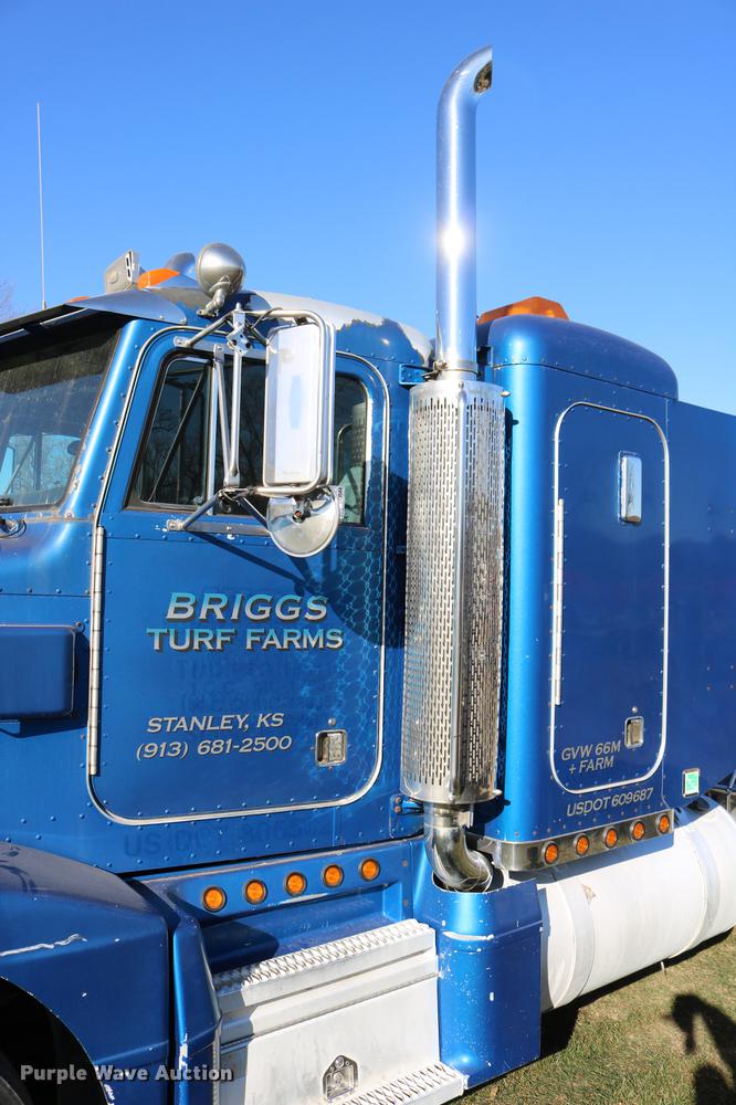 image for item DC3584 1996 Peterbilt 377 semi truck