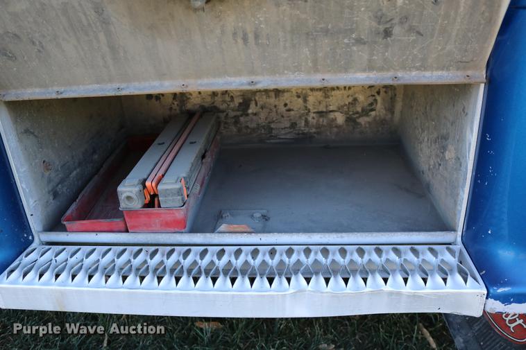 image for item DC3584 1996 Peterbilt 377 semi truck