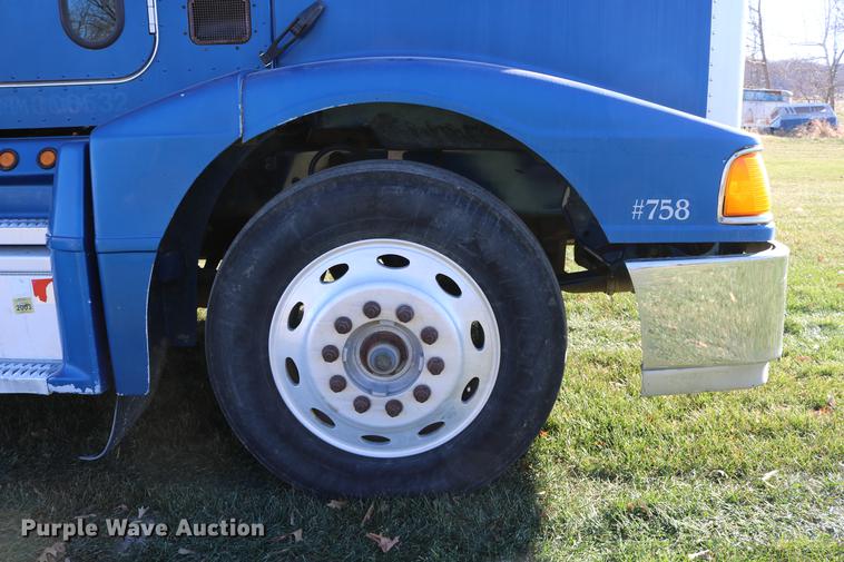 image for item DC3584 1996 Peterbilt 377 semi truck