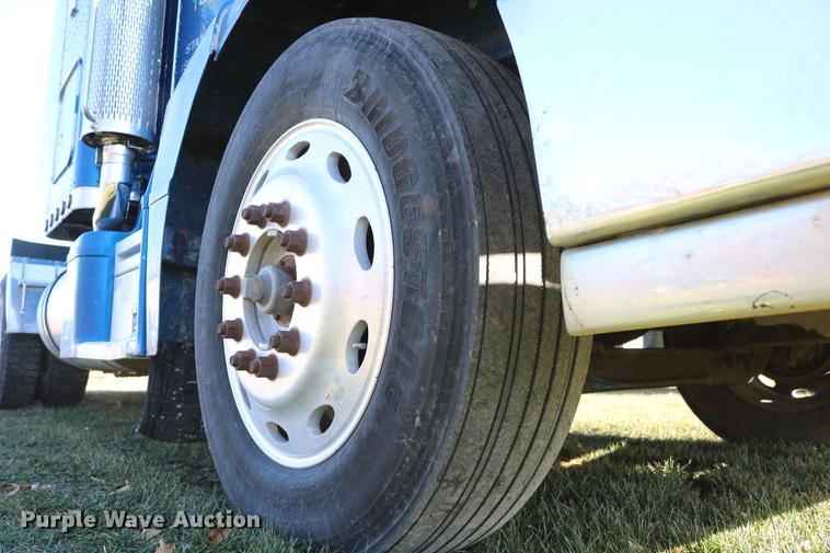 image for item DC3584 1996 Peterbilt 377 semi truck