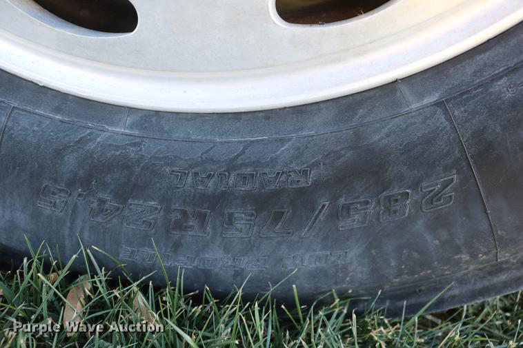 image for item DC3584 1996 Peterbilt 377 semi truck