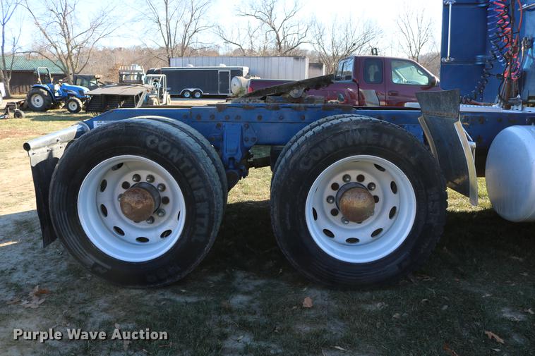 image for item DC3584 1996 Peterbilt 377 semi truck