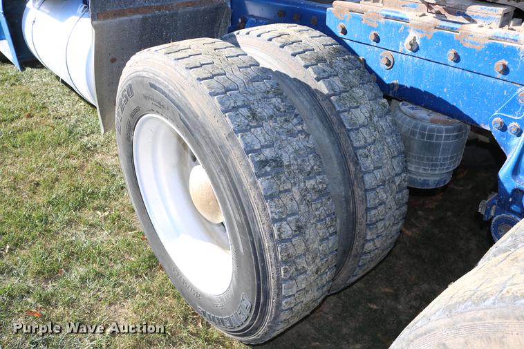 image for item DC3584 1996 Peterbilt 377 semi truck