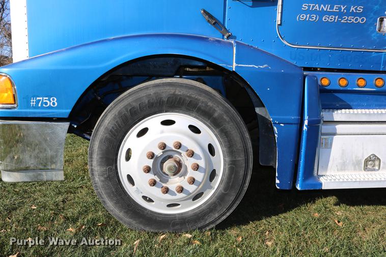 image for item DC3584 1996 Peterbilt 377 semi truck