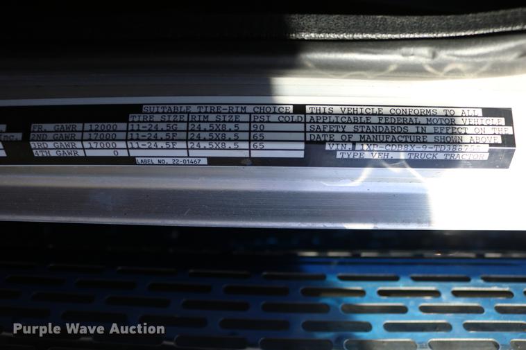 image for item DC3584 1996 Peterbilt 377 semi truck