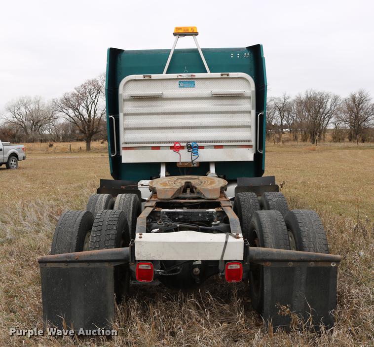 image for item DC3601 1995 Peterbilt 379 semi truck