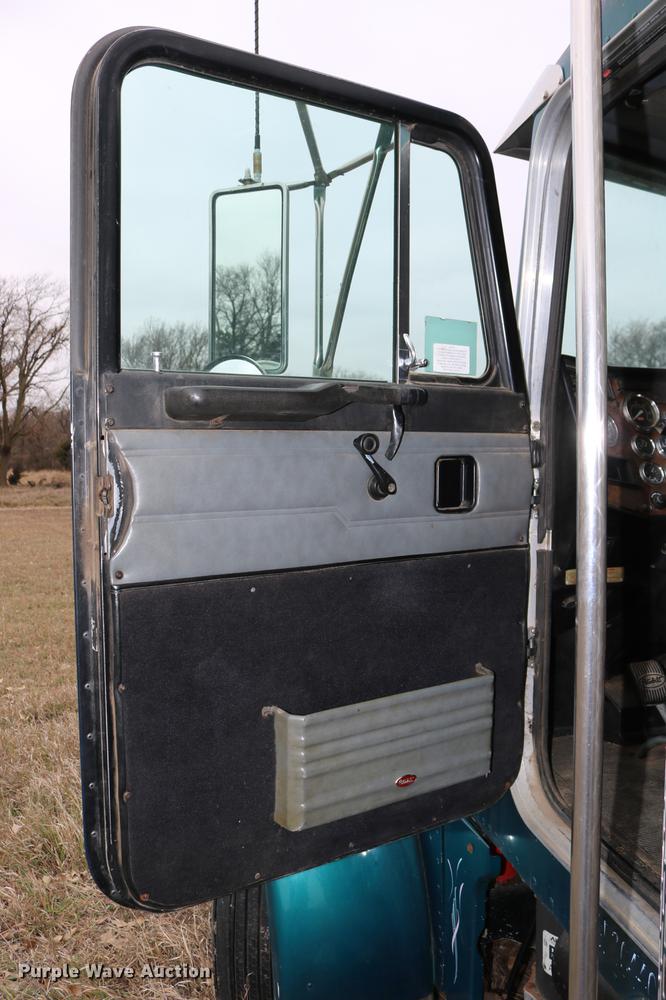 image for item DC3601 1995 Peterbilt 379 semi truck