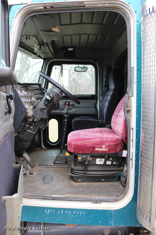 image for item DC3601 1995 Peterbilt 379 semi truck