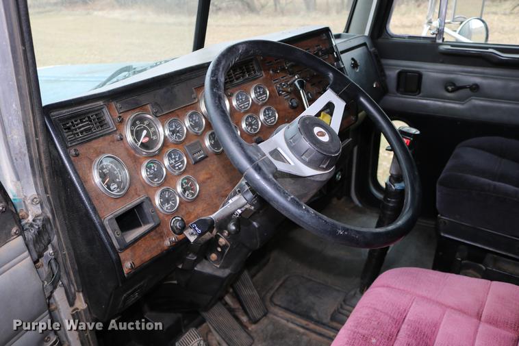 image for item DC3601 1995 Peterbilt 379 semi truck