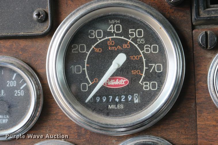 image for item DC3601 1995 Peterbilt 379 semi truck