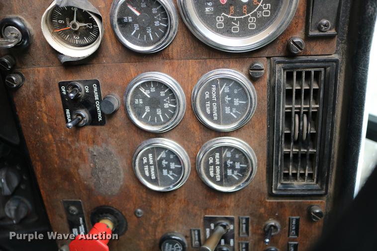 image for item DC3601 1995 Peterbilt 379 semi truck