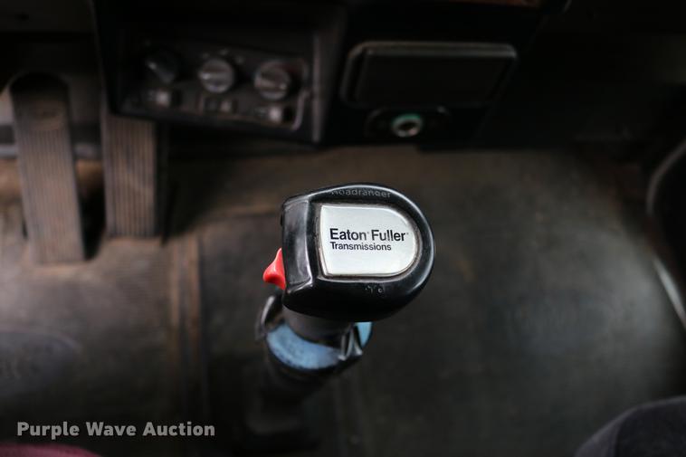 image for item DC3601 1995 Peterbilt 379 semi truck