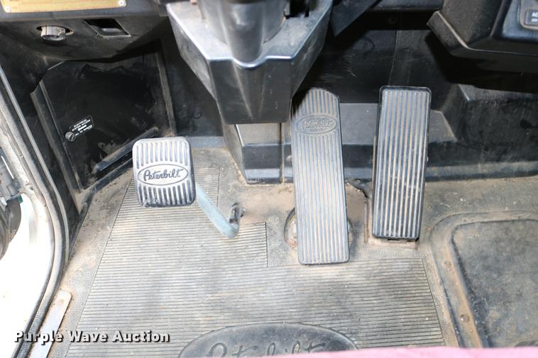 image for item DC3601 1995 Peterbilt 379 semi truck