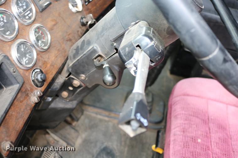 image for item DC3601 1995 Peterbilt 379 semi truck