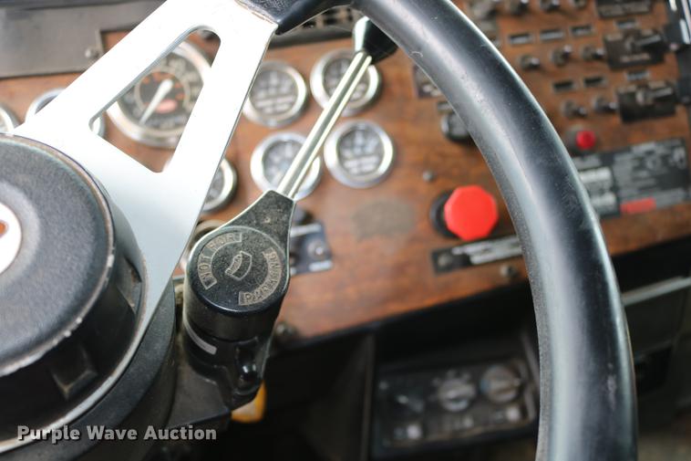 image for item DC3601 1995 Peterbilt 379 semi truck