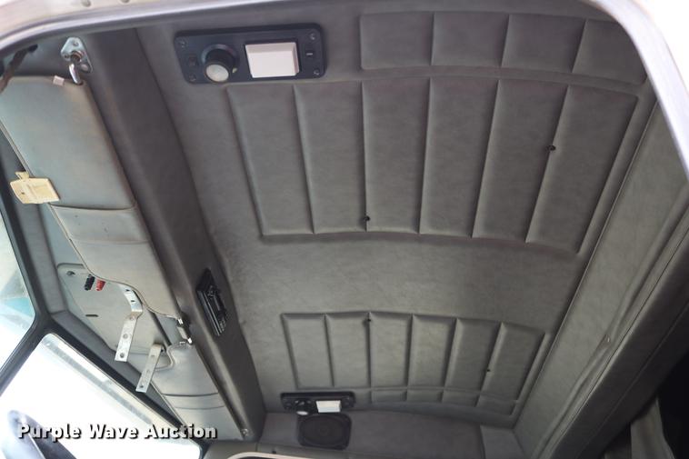 image for item DC3601 1995 Peterbilt 379 semi truck