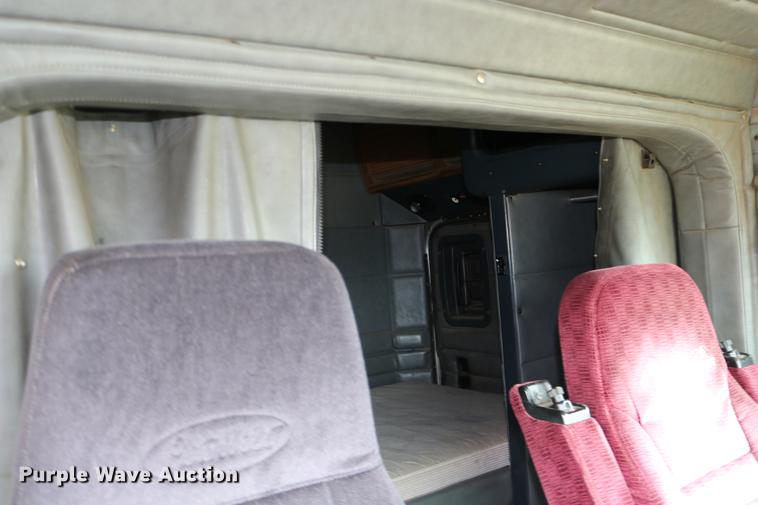 image for item DC3601 1995 Peterbilt 379 semi truck