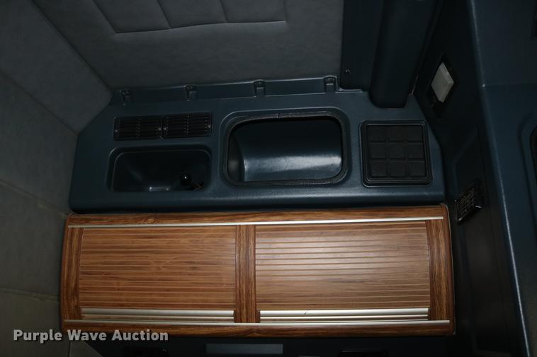 image for item DC3601 1995 Peterbilt 379 semi truck