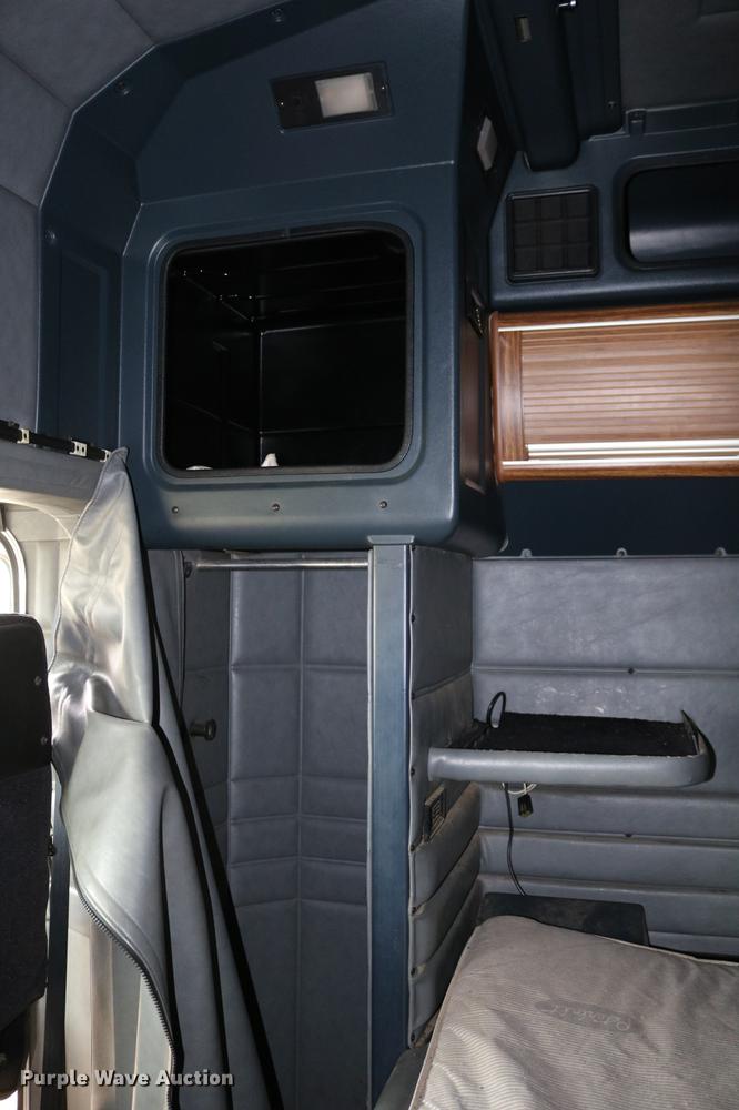 image for item DC3601 1995 Peterbilt 379 semi truck