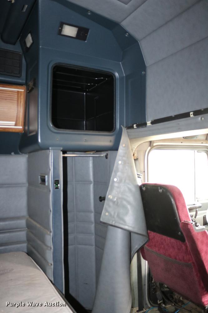 image for item DC3601 1995 Peterbilt 379 semi truck