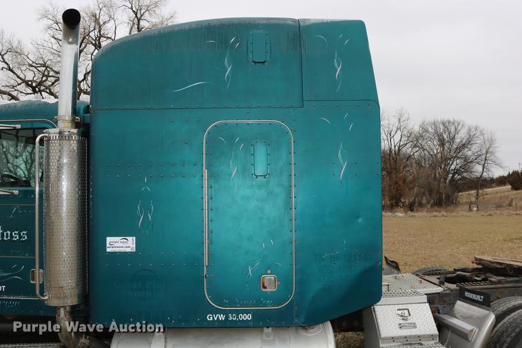 image for item DC3601 1995 Peterbilt 379 semi truck