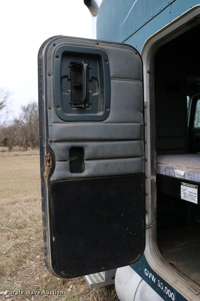 image for item DC3601 1995 Peterbilt 379 semi truck