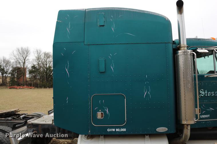 image for item DC3601 1995 Peterbilt 379 semi truck