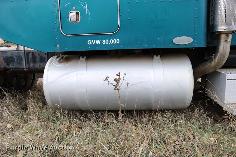 image for item DC3601 1995 Peterbilt 379 semi truck