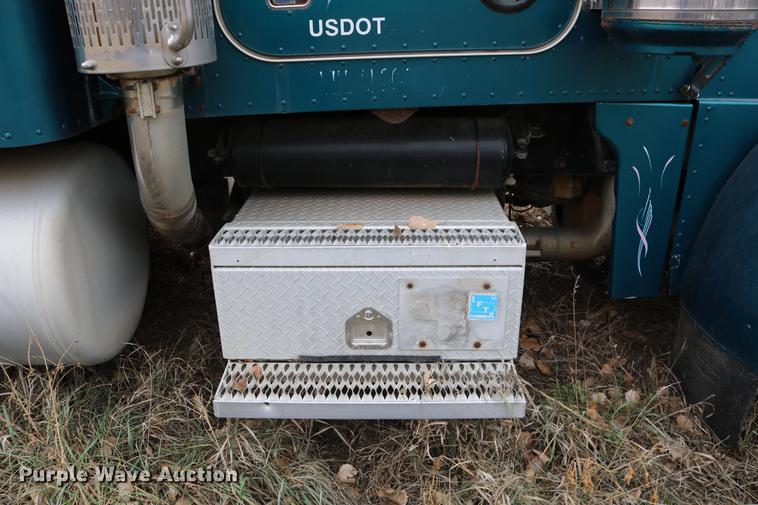 image for item DC3601 1995 Peterbilt 379 semi truck