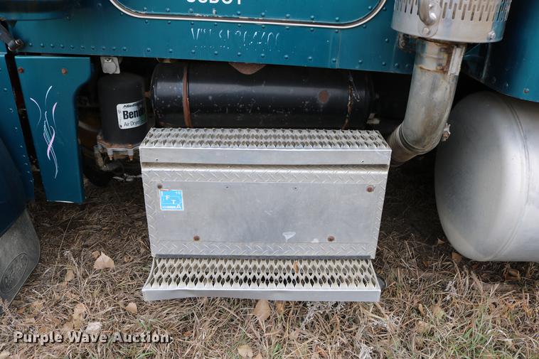 image for item DC3601 1995 Peterbilt 379 semi truck