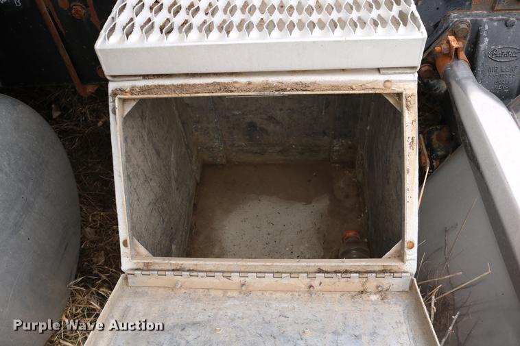 image for item DC3601 1995 Peterbilt 379 semi truck