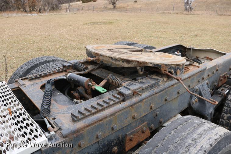 image for item DC3601 1995 Peterbilt 379 semi truck