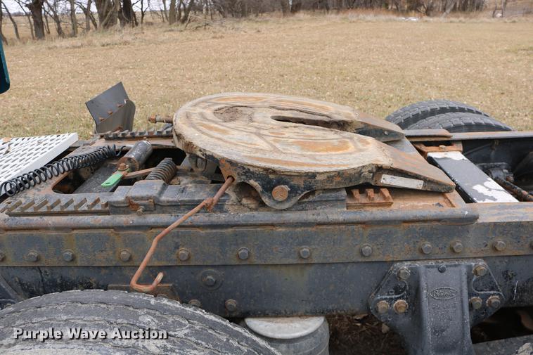 image for item DC3601 1995 Peterbilt 379 semi truck