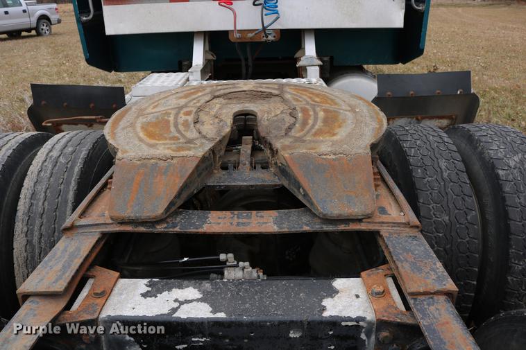 image for item DC3601 1995 Peterbilt 379 semi truck