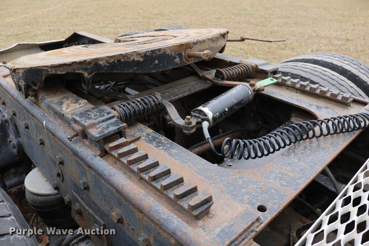 image for item DC3601 1995 Peterbilt 379 semi truck