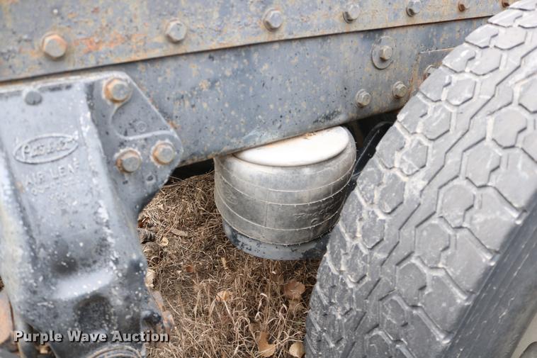 image for item DC3601 1995 Peterbilt 379 semi truck