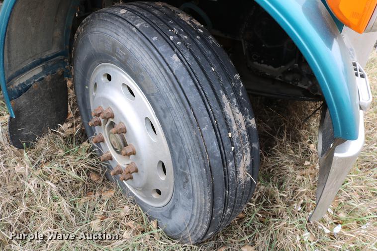 image for item DC3601 1995 Peterbilt 379 semi truck