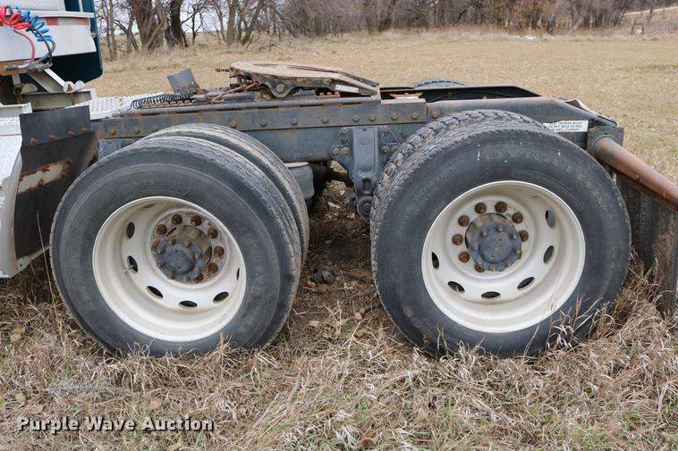 image for item DC3601 1995 Peterbilt 379 semi truck