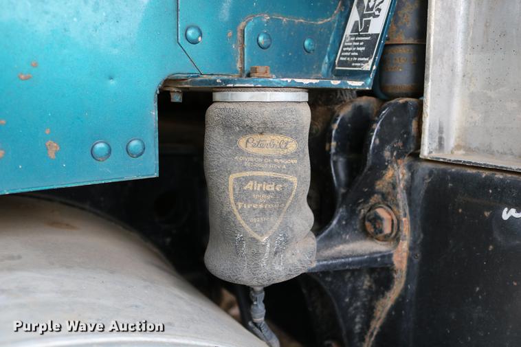 image for item DC3601 1995 Peterbilt 379 semi truck