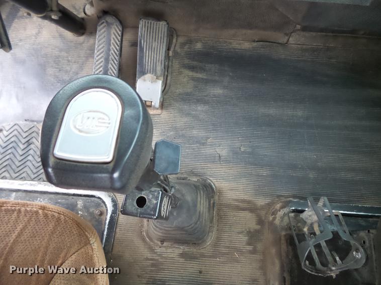 image for item DC4746 1995 Kenworth T450 semi truck