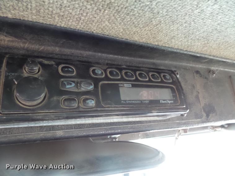 image for item DC4746 1995 Kenworth T450 semi truck