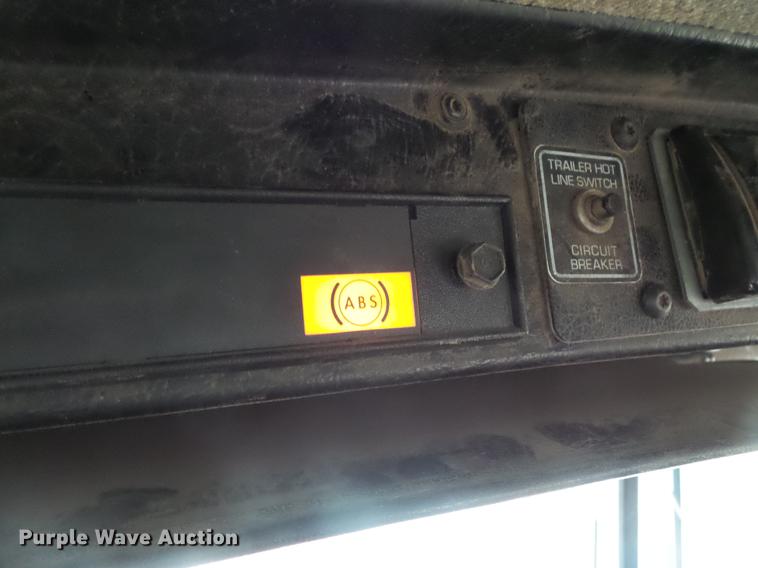 image for item DC4746 1995 Kenworth T450 semi truck