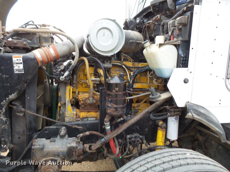 image for item DC4746 1995 Kenworth T450 semi truck