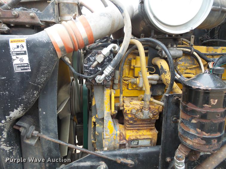 image for item DC4746 1995 Kenworth T450 semi truck