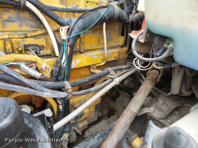 image for item DC4746 1995 Kenworth T450 semi truck