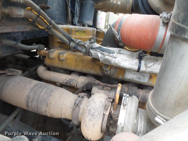 image for item DC4746 1995 Kenworth T450 semi truck